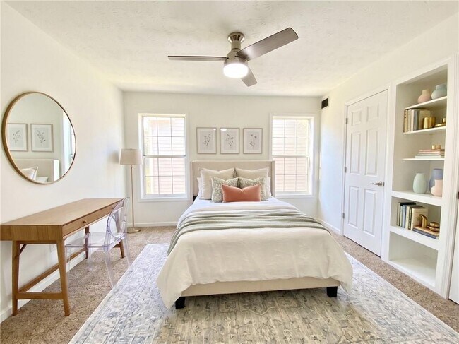 Building Photo - 640 Suwanee Lakes Cir NW