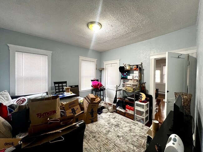 Building Photo - 12 Bailey St