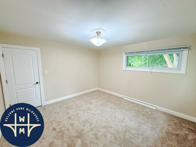 Building Photo - 12400 Elmhurst Pkwy