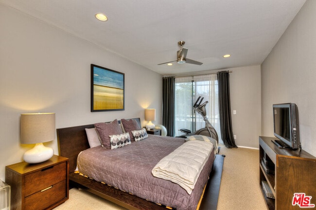Building Photo - 2663 S Centinela Ave