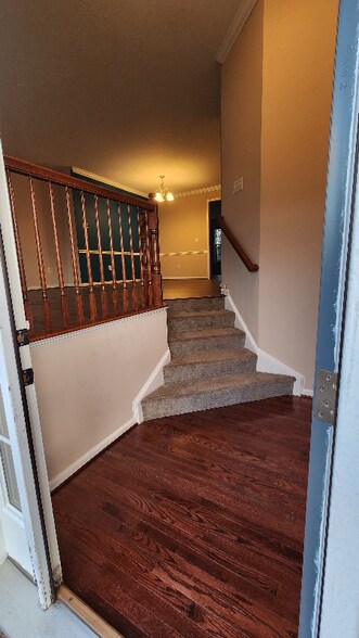 Building Photo - 25146 Harpenden Terrace