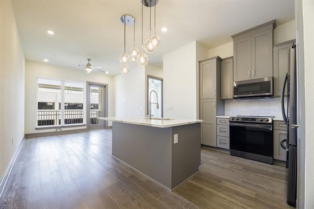 Building Photo - 2700 Old Denton Rd