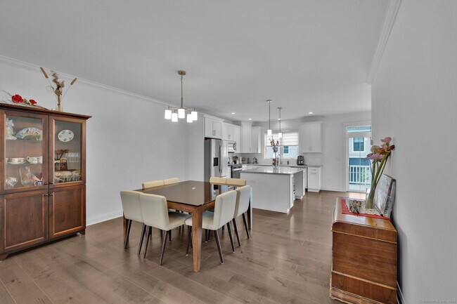 Building Photo - 8 Brentwood Cir