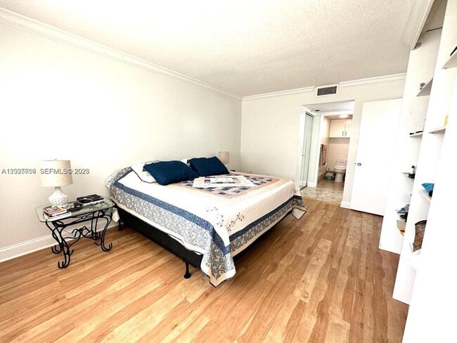 Building Photo - 850 SW 138th Ave