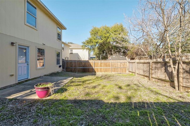 Building Photo - 8609 Davis Oaks Trail