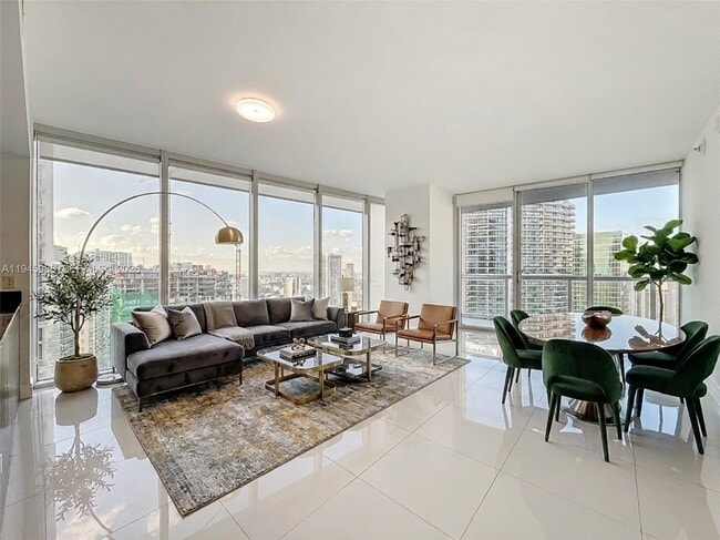 Building Photo - 475 Brickell Ave