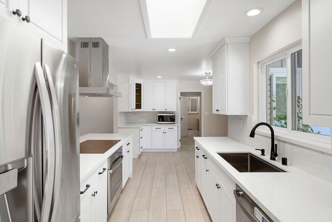 Building Photo - 810 Monte Rosa Dr