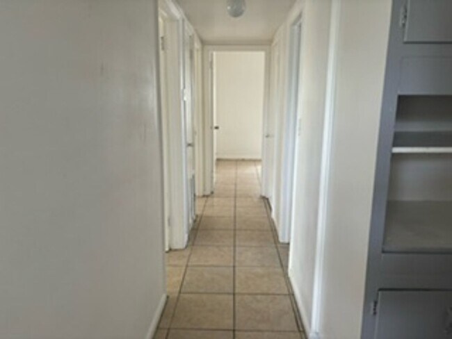 Building Photo - 8718 Ednam Pl