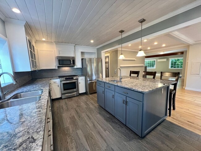 Building Photo - Updated 1920 Farmhouse - Many Special Feat...