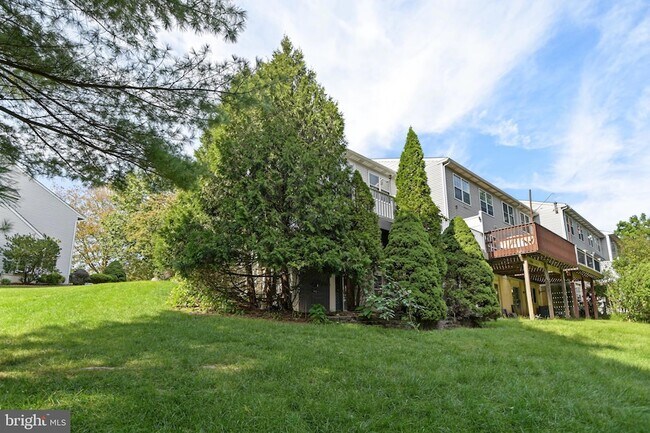 Building Photo - 100 Deer Run Rd