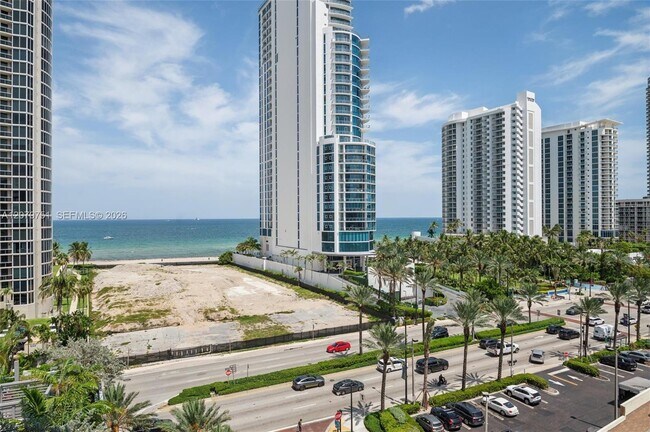 Building Photo - 17550 Collins Ave