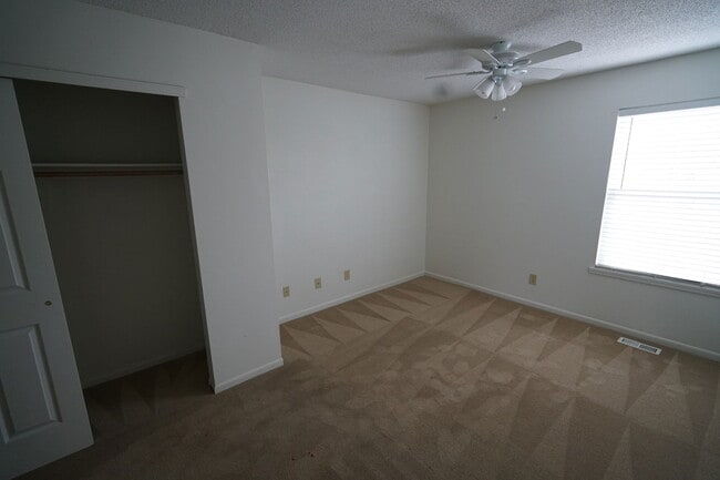 Building Photo - 2501 Crestline Ct