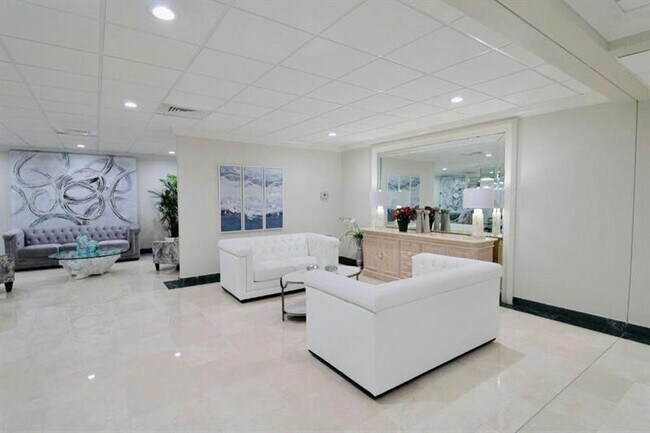 Building Photo - 3900 Galt Ocean Dr