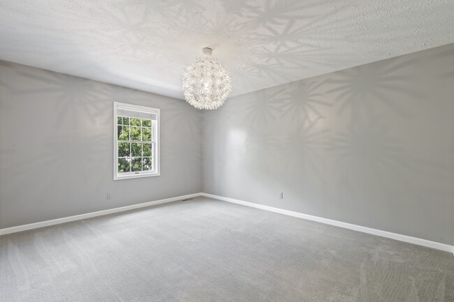 Building Photo - 4690 Lindbergh Dr