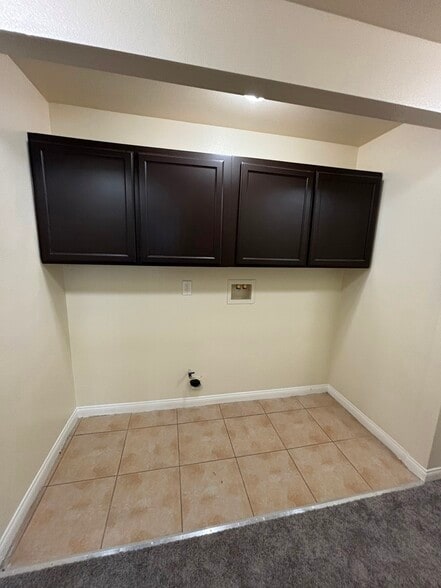 Building Photo - 214 E 97th St