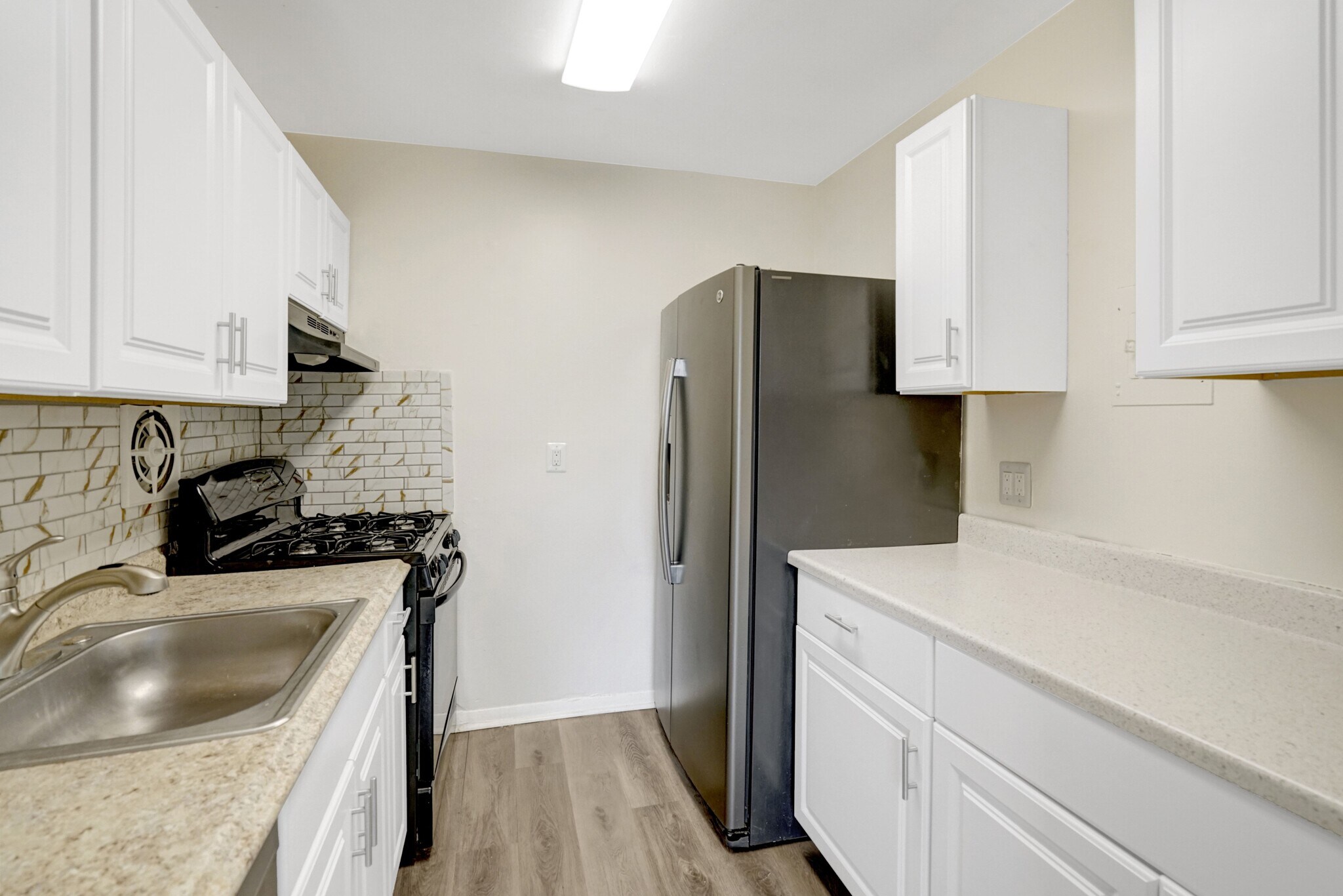 Building Photo - 2904 Kings Chapel Rd