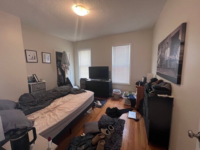 Building Photo - 50 Oliver St