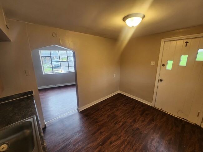 Building Photo - Newly Renovated 2 bedroom Section 8 NO APP...