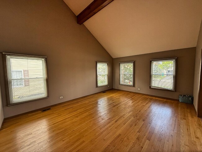 Building Photo - 1013 Pear Tree Ln