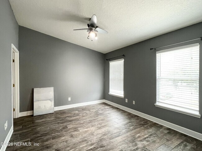 Building Photo - 7058 Snowy Canyon Dr