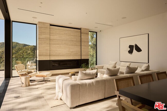 Building Photo - 1149 Linda Flora Dr