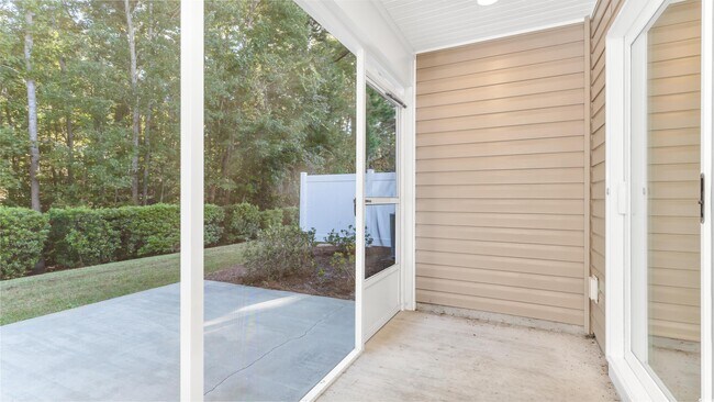 Building Photo - 132 Machrie Loop