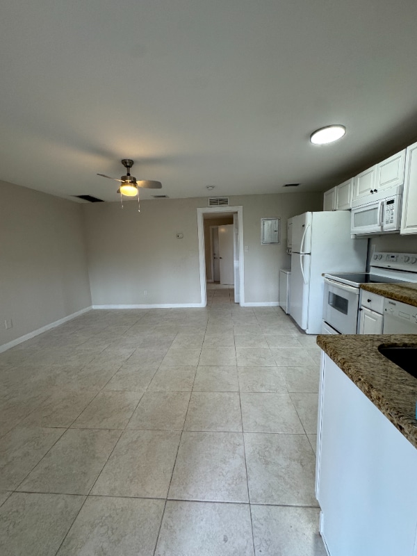 Building Photo - 700 SW 15th Ave