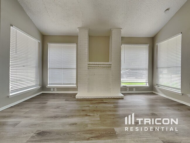 Building Photo - 23318 Pebworth Pl