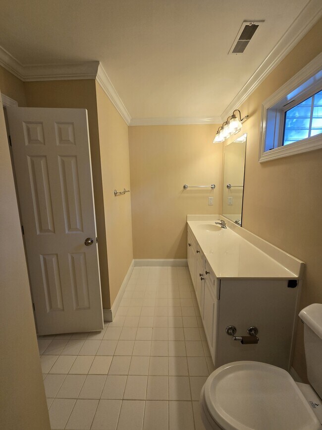 Building Photo - 5003 Double Fox Rd