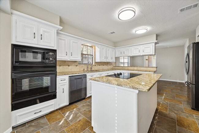 Building Photo - 4 Falling Star Rd