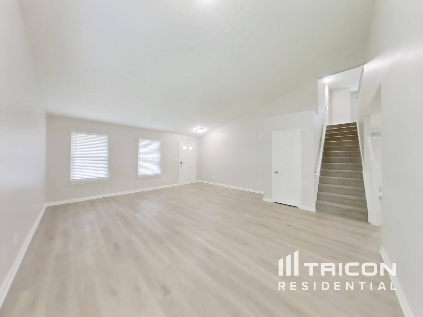 Building Photo - 1233 River Ridge Dr