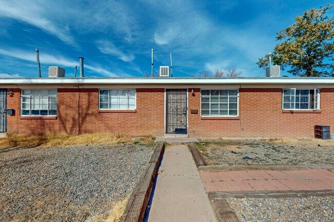 Primary Photo - 1033 Louisiana Blvd SE
