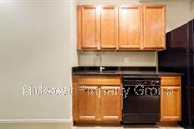 Building Photo - 4244 Chouteau Ave