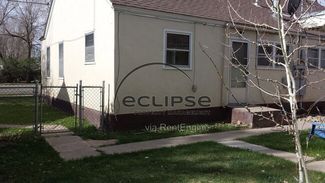 Building Photo - 909 3rd St