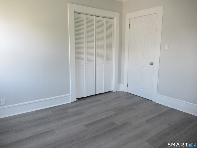 Building Photo - 81 Jetland St