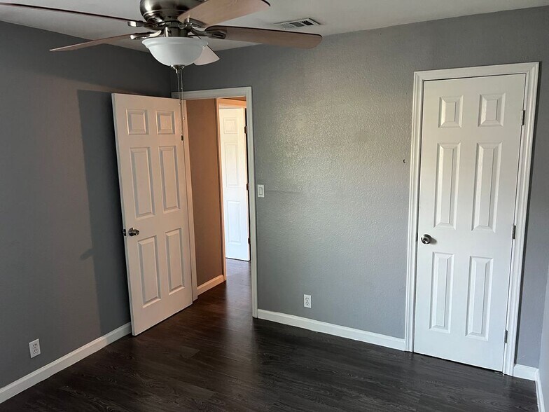 Building Photo - 2301 Tern Cir