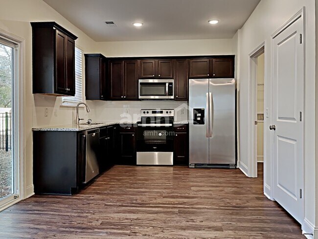 Building Photo - 1809 Produce Ln