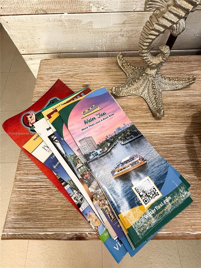 Building Photo - 1705 N Riverside Dr