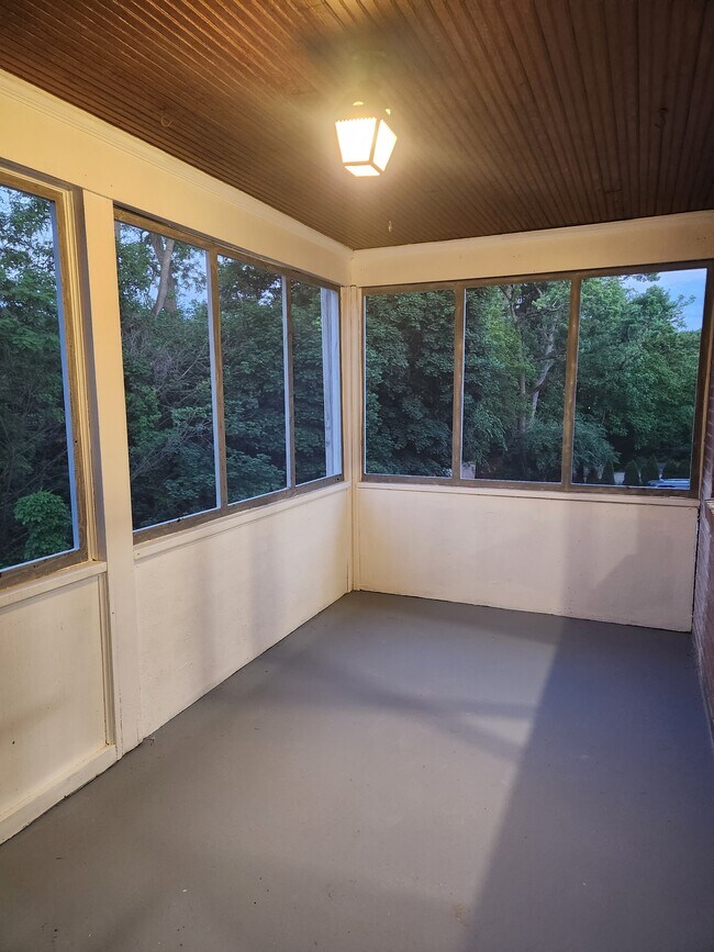 Building Photo - 145 Morrison Dr