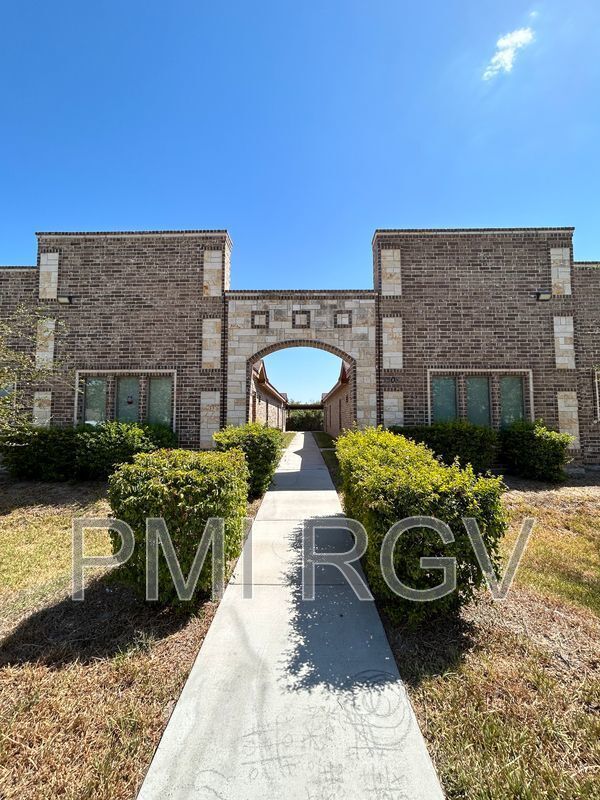 Building Photo - 2708 Primrose Ave