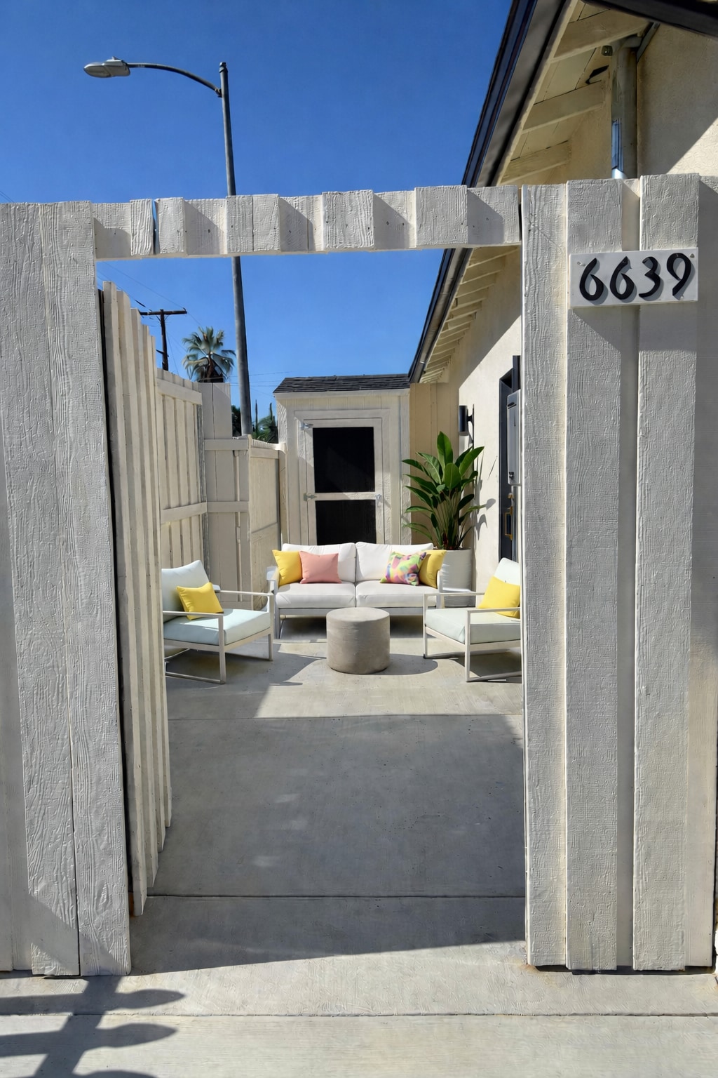 Building Photo - 6641 Glade Ave