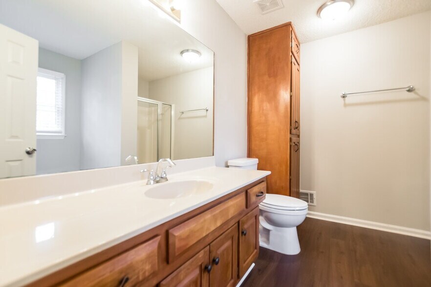 Building Photo - 2715 Horseshoe Creek Dr