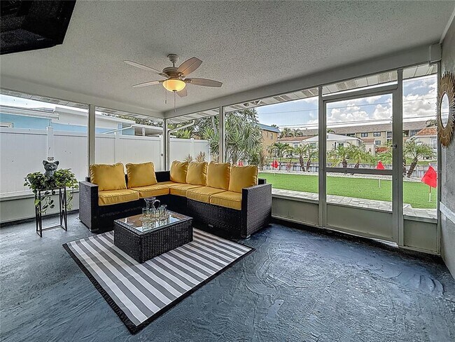 Building Photo - 572 Baywood Dr N