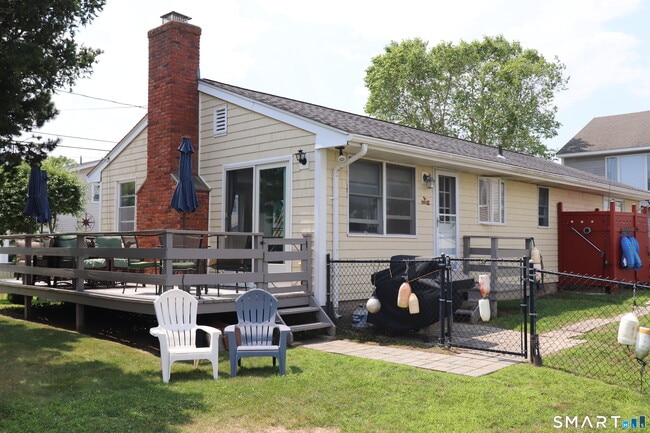 Building Photo - 14 Leeway Dr