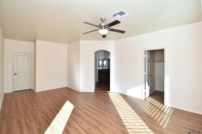 Building Photo - 2523 S 41st Ave