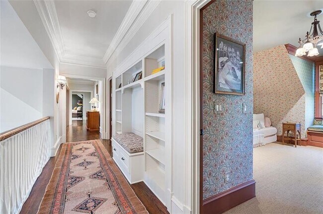 Building Photo - 5000 Long Island Dr