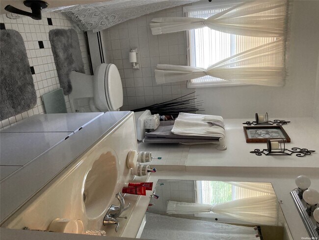 Building Photo - 43 Rowland St