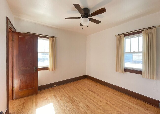 Building Photo - 1605 Yout St