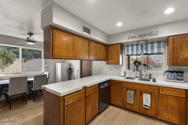 Building Photo - 2208 E Contessa Cir