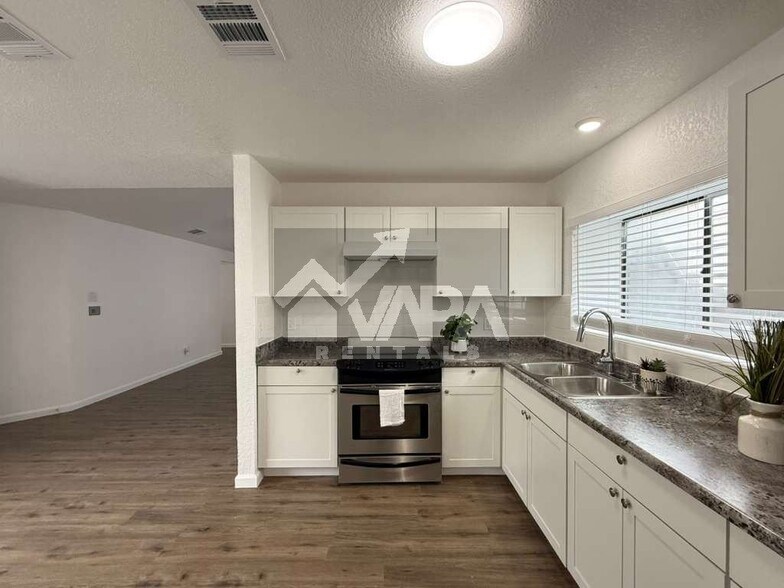 Building Photo - 7135-7135 Grassy Trail